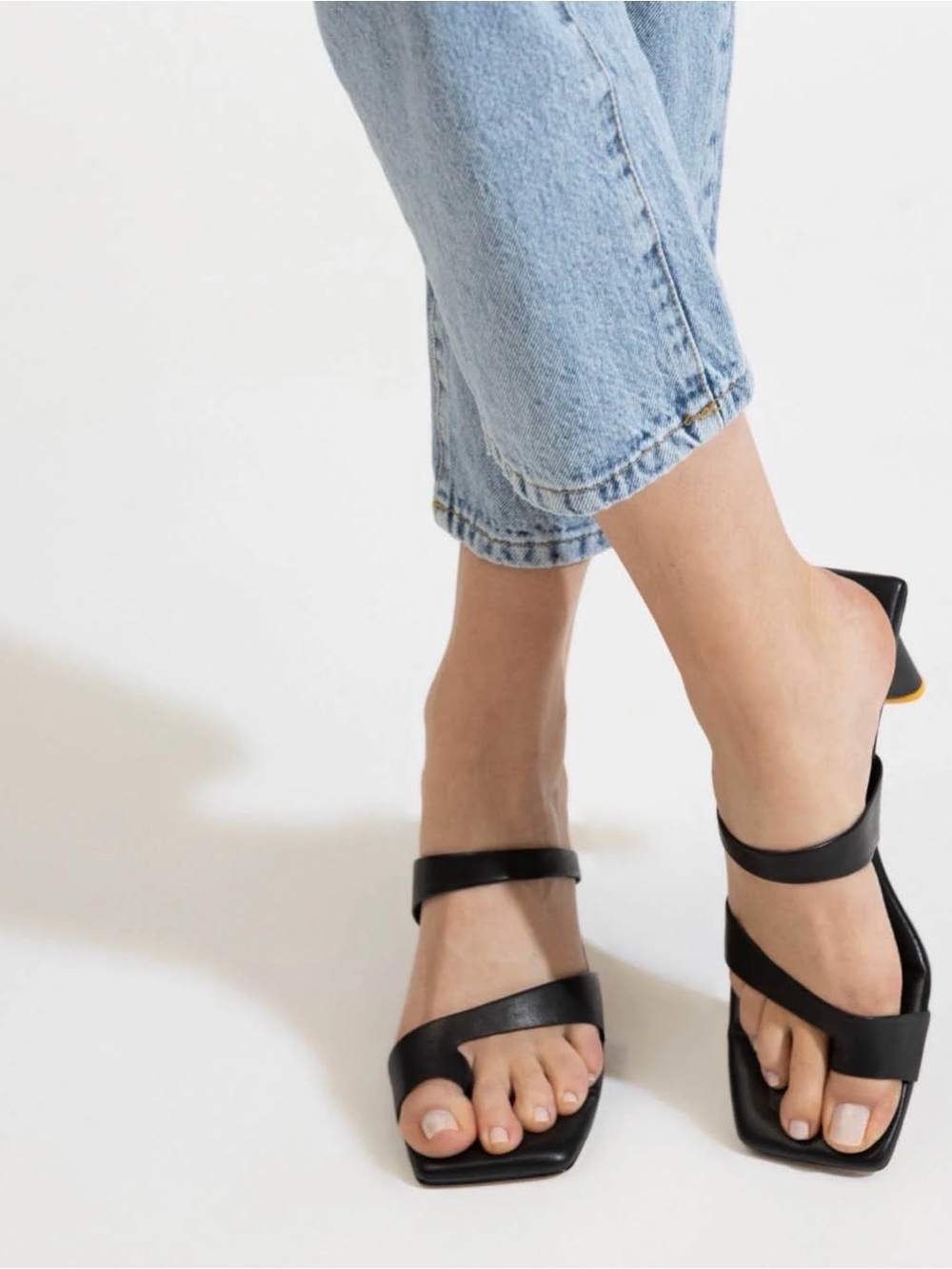ONCEPT Monaco Black Leather Toe Loop Block Heel Sandals 9 Minimalist EUC